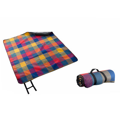 ハンドルの革紐が付いている折り畳み式の防水キャンプのピクニック毛布