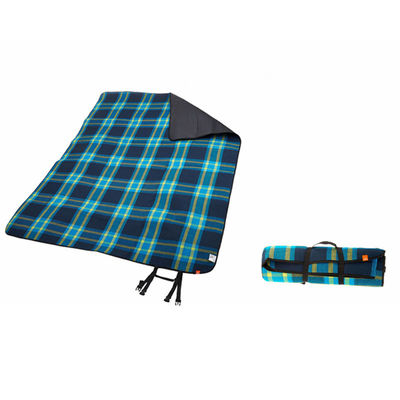 ハンドルの革紐が付いている折り畳み式の防水キャンプのピクニック毛布
