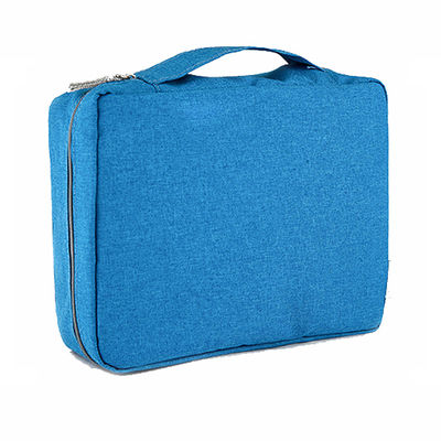 人の折り畳み式の化粧品袋のオルガナイザー掛かる旅行洗面用品袋