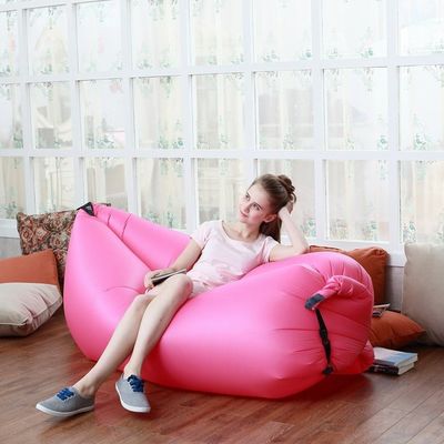 注文のロゴの膨脹可能な空気ベッドのソファーのLoungerのソファの椅子袋大人のための屋外のキャンプ浜の膨脹可能なソファのソファー