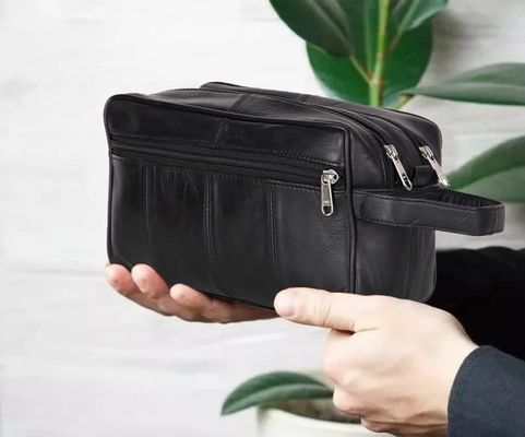 ラガー容量の人のためのDoppのキットを掛ける耐久の洗面用品袋は旅行のための防水剃る袋を