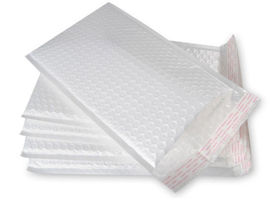 プラスチック気泡緩衝材の包装材料、郵便保護のための気泡緩衝材の船積みの封筒