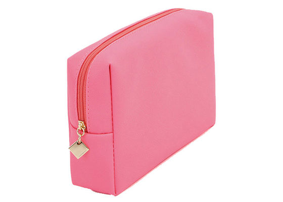 ピンクによってファスナーを絞める化粧品袋、注文の印刷物の小さいピンクの美しい構造袋
