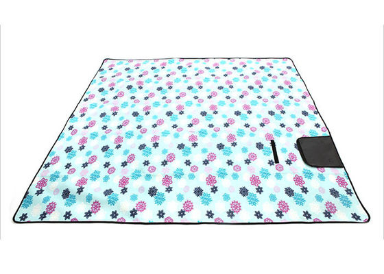 フランネルのピクニック毛布の屋外のピクニック付属品の軽量の防水ピクニック マット