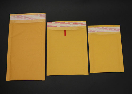 ペーパー郵便料金の小包郵便包装袋は保証郵便のための出荷の封筒を壁紙を張る